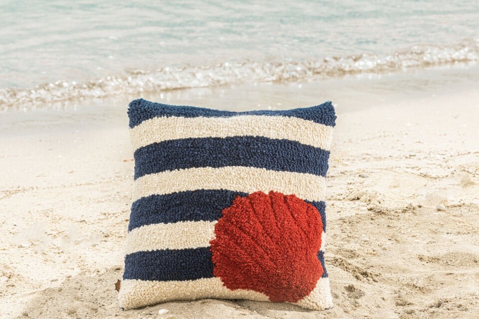 Sole Marino Shell Of The Sun Yün Yastık